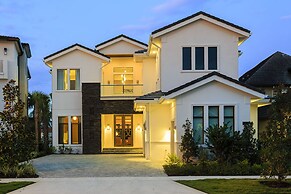 Beautiful Mansion With Private Pool, Close to Disney, Orlando Mansion 