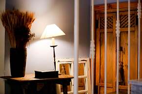 Suitur beachfront duplex with pool and sea views