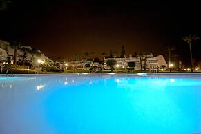 Suitur beachfront duplex with pool and sea views