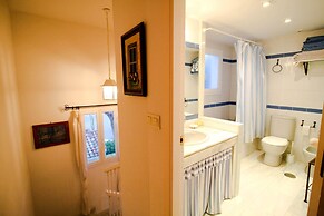 Suitur beachfront duplex with pool and sea views