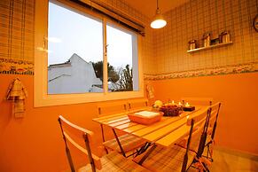 Suitur beachfront duplex with pool and sea views