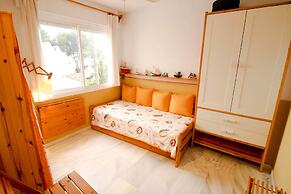 Suitur beachfront duplex with pool and sea views