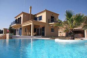 Grand Bleu Apartments & Villas