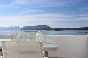 Grand Bleu Apartments & Villas