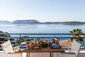 Grand Bleu Apartments & Villas