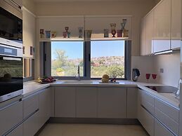 Grand Bleu Apartments & Villas