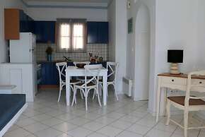 Grand Bleu Apartments & Villas