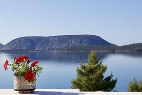 Grand Bleu Apartments & Villas