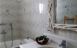 Grand Bleu Apartments & Villas