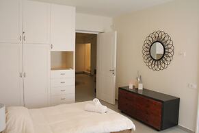 Grand Bleu Apartments & Villas