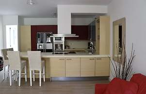 Grand Bleu Apartments & Villas