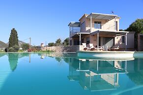 Grand Bleu Apartments & Villas