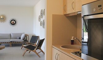 Grand Bleu Apartments & Villas