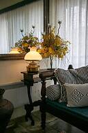 Grand Bleu Apartments & Villas