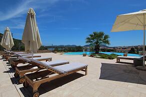 Grand Bleu Apartments & Villas