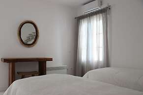 Grand Bleu Apartments & Villas