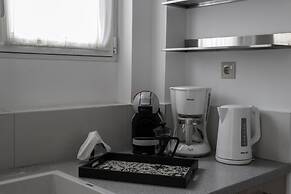 Grand Bleu Apartments & Villas