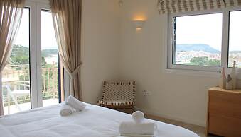 Grand Bleu Apartments & Villas