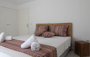 Grand Bleu Apartments & Villas