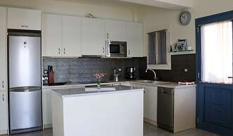 Grand Bleu Apartments & Villas