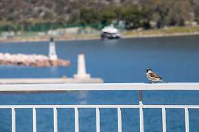 Grand Bleu Apartments & Villas