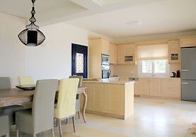 Grand Bleu Apartments & Villas