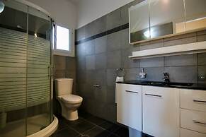 Grand Bleu Apartments & Villas