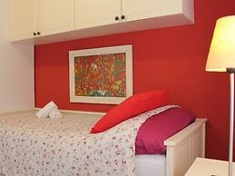 Suitur beach apartment with pool