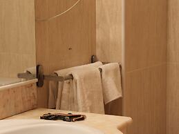 Suitur beach apartment with pool