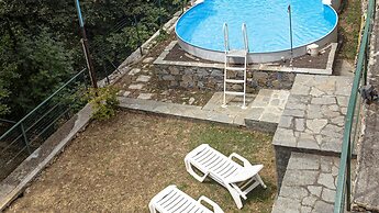 Entire Villa With Pool in Recco Cinque Terre No001