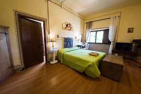 Fortress Apartment 46 People