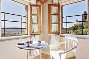 Elegant Panoramic Apartment