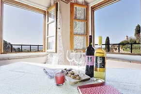 Elegant Panoramic Apartment