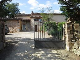 Idyllic old Charming Cottage Near Siena 10 km