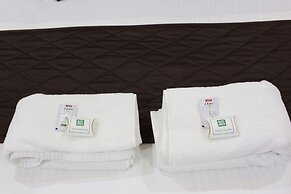 Olivia Inn And Suites