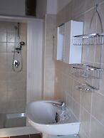 Room-michelangelo House, Bilo