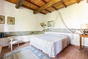 Apartment the Fireplace a Relax Oasis Near Florence