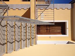 Modern 1 bed Apartment Sleep 3 sea View Only 700mt From sea