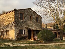 Silence and Relaxation for Families and Couples in the Countryside of