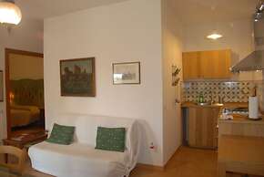 Silence and Relaxation for Families and Couples in the Countryside of