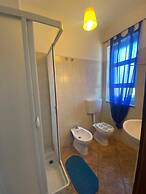 Room-michelangelo House, Mono