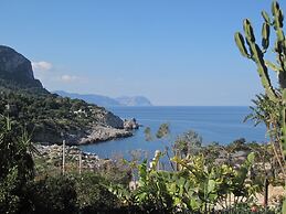 Villa Denise 100 Meters From the sea