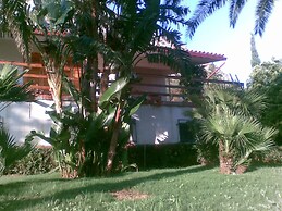 Villa Denise 100 Meters From the sea