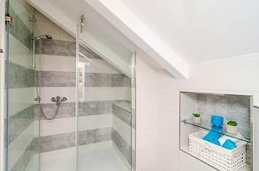 Holiday Home Tezoro Royal