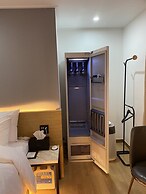 The Leeds Hotel