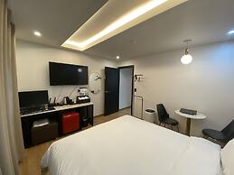 The Leeds Hotel