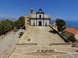 Two Room Apartment Near the Beach 1