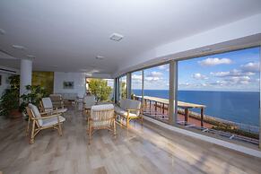 Cervo 319C With Shared Pool