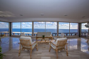 Cervo 319C With Shared Pool