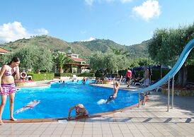 Spacious Apartment for 4 People in Residence